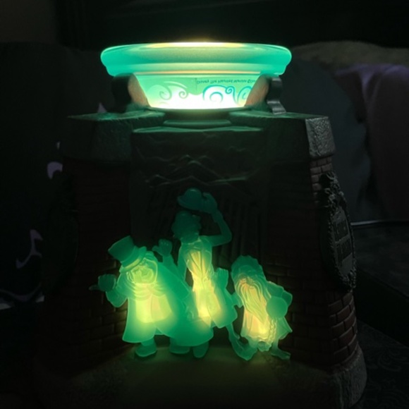 Haunted Mansion Scentsy Warmer and Three Thumbs Up Fragrance Wax Melt